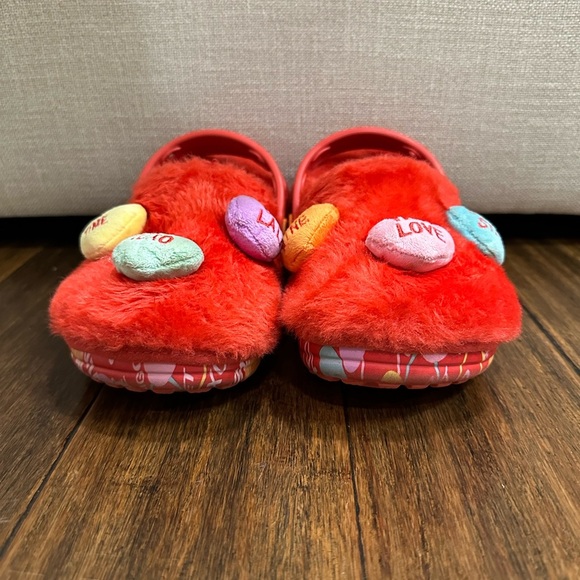 SWEATHEARTS X CROCS Limited Edition Valentines Heart Crocs - Women 6 and Men 4 - Picture 5 of 15